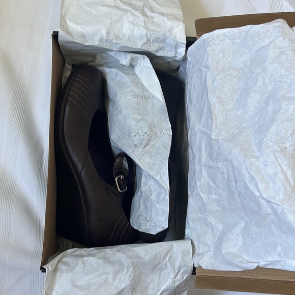 Vionic | Size 5 Womens (US) Brown and Purple Casual Wedge Heels - Picture 16 of 16